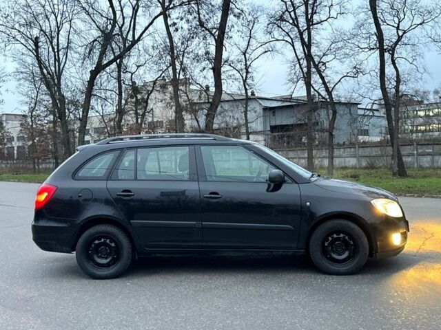 Чорний Шкода Фабія, об'ємом двигуна 1.4 л та пробігом 330 тис. км за 2550 $, фото 4 на Automoto.ua