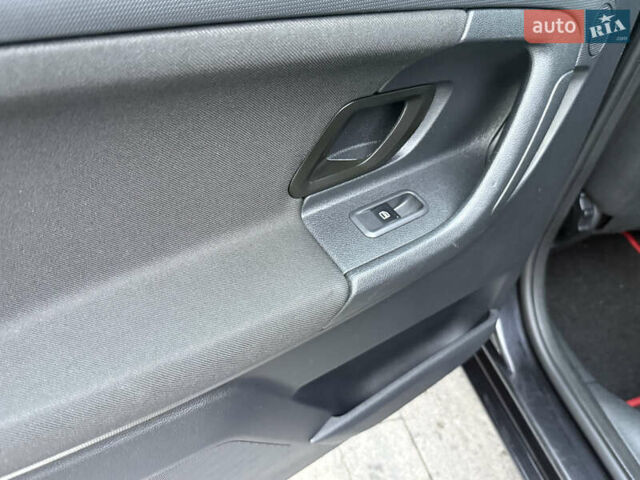 Черный Шкода Фабия, объемом двигателя 1.4 л и пробегом 189 тыс. км за 8500 $, фото 16 на Automoto.ua