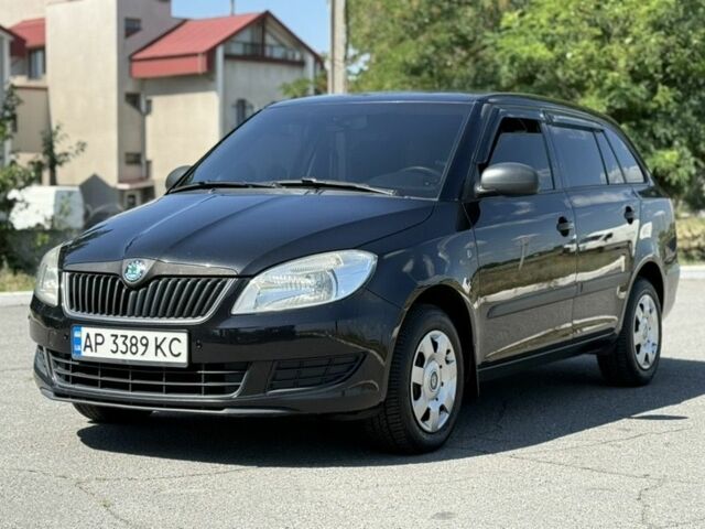 Черный Шкода Фабия, объемом двигателя 1.6 л и пробегом 180 тыс. км за 6900 $, фото 2 на Automoto.ua