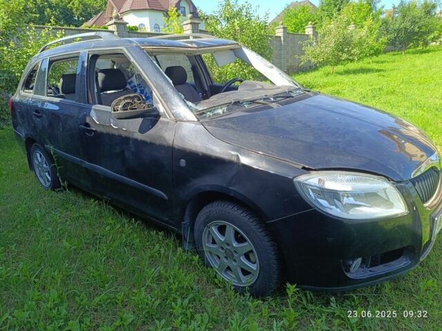 Черный Шкода Фабия, объемом двигателя 1.6 л и пробегом 255 тыс. км за 2500 $, фото 5 на Automoto.ua