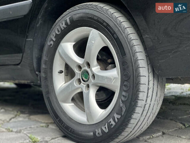 Черный Шкода Фабия, объемом двигателя 1.2 л и пробегом 281 тыс. км за 4700 $, фото 44 на Automoto.ua