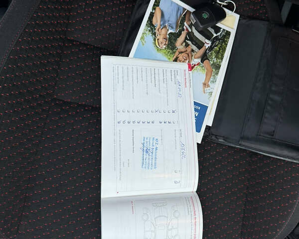 Черный Шкода Фабия, объемом двигателя 1.4 л и пробегом 189 тыс. км за 8500 $, фото 30 на Automoto.ua