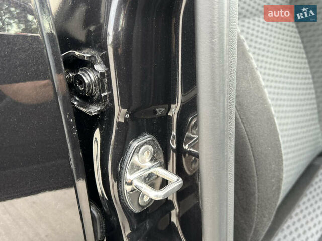 Шкода Фабия 2010 в Луцке на Automoto.ua Черный Шкода Фабия, объемом двигателя 1.2 л и пробегом 141 тыс. км за 6850 $, фото 116 на Automoto.ua