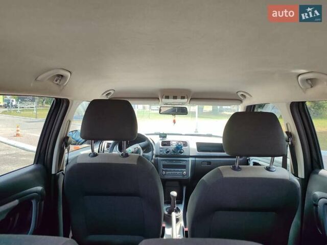 Черный Шкода Фабия, объемом двигателя 1.2 л и пробегом 190 тыс. км за 4900 $, фото 2 на Automoto.ua