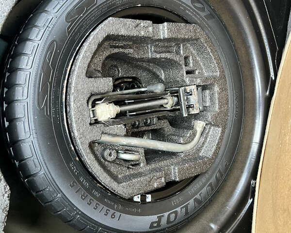 Черный Шкода Фабия, объемом двигателя 1.4 л и пробегом 260 тыс. км за 7277 $, фото 45 на Automoto.ua