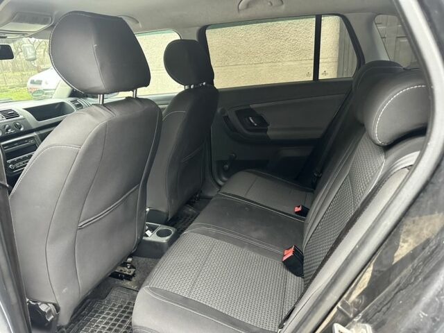 Чорний Шкода Фабія, об'ємом двигуна 1.6 л та пробігом 275 тис. км за 5250 $, фото 13 на Automoto.ua