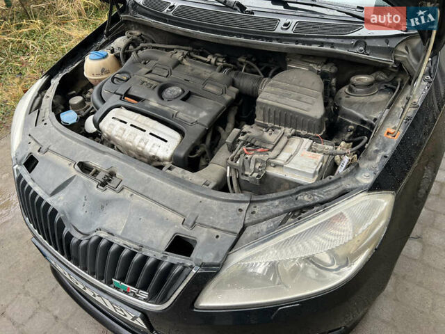 Черный Шкода Фабия, объемом двигателя 1.4 л и пробегом 260 тыс. км за 7277 $, фото 33 на Automoto.ua