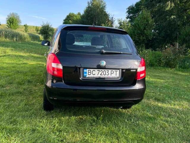 Черный Шкода Фабия, объемом двигателя 1.2 л и пробегом 260 тыс. км за 6350 $, фото 3 на Automoto.ua