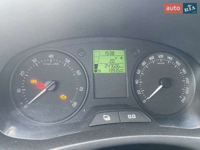Чорний Шкода Фабія, об'ємом двигуна 1.2 л та пробігом 247 тис. км за 4900 $, фото 6 на Automoto.ua