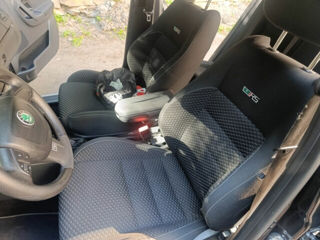 Черный Шкода Фабия, объемом двигателя 1.4 л и пробегом 256 тыс. км за 6234 $, фото 17 на Automoto.ua