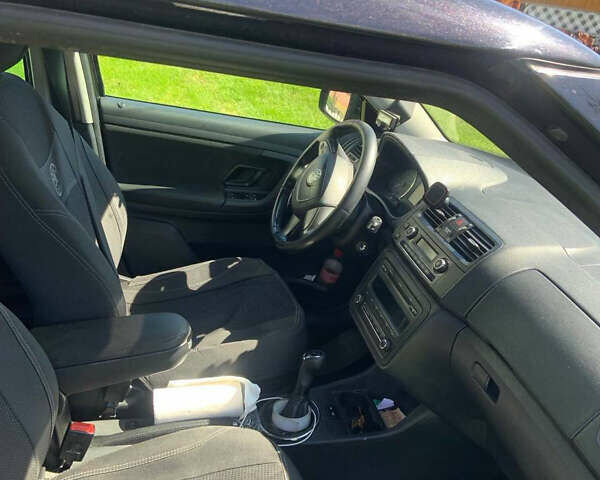 Черный Шкода Фабия, объемом двигателя 1.2 л и пробегом 320 тыс. км за 5200 $, фото 5 на Automoto.ua