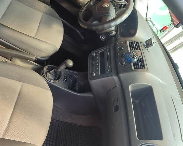 Черный Шкода Фабия, объемом двигателя 1.2 л и пробегом 190 тыс. км за 4900 $, фото 11 на Automoto.ua