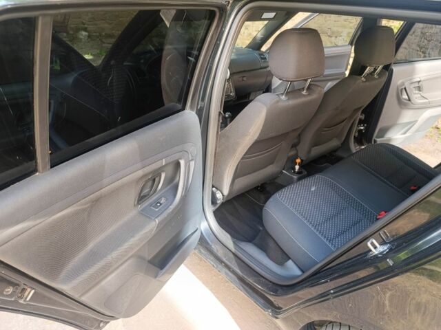 Черный Шкода Фабия, объемом двигателя 1.4 л и пробегом 256 тыс. км за 6234 $, фото 12 на Automoto.ua