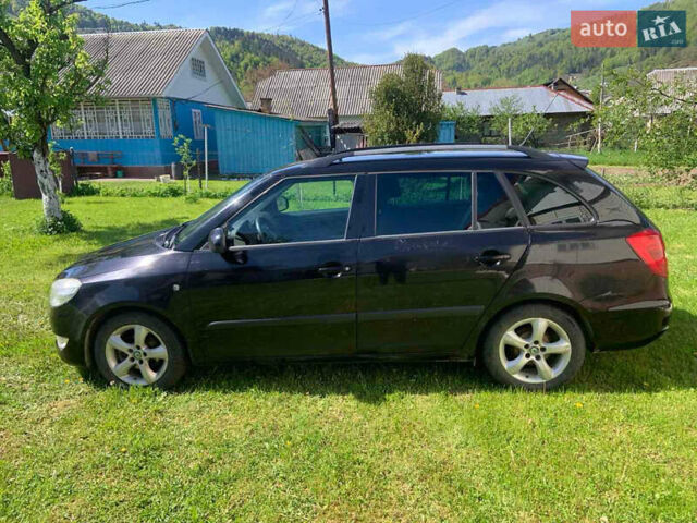 Черный Шкода Фабия, объемом двигателя 1.2 л и пробегом 320 тыс. км за 5200 $, фото 1 на Automoto.ua