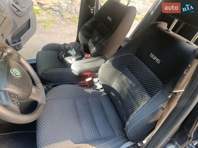 Черный Шкода Фабия, объемом двигателя 1.4 л и пробегом 254 тыс. км за 6999 $, фото 16 на Automoto.ua