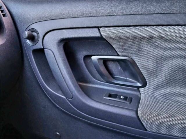 Чорний Шкода Фабія, об'ємом двигуна 0 л та пробігом 240 тис. км за 4300 $, фото 3 на Automoto.ua