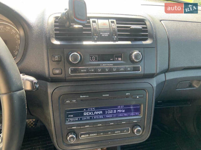 Черный Шкода Фабия, объемом двигателя 1.2 л и пробегом 320 тыс. км за 5200 $, фото 7 на Automoto.ua