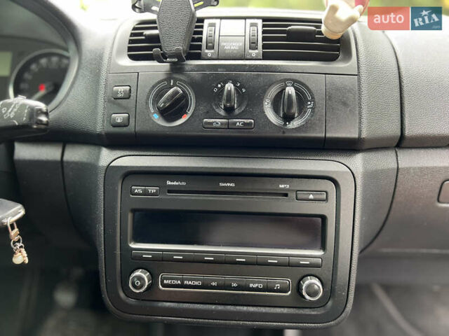 Чорний Шкода Фабія, об'ємом двигуна 1.2 л та пробігом 270 тис. км за 5500 $, фото 5 на Automoto.ua