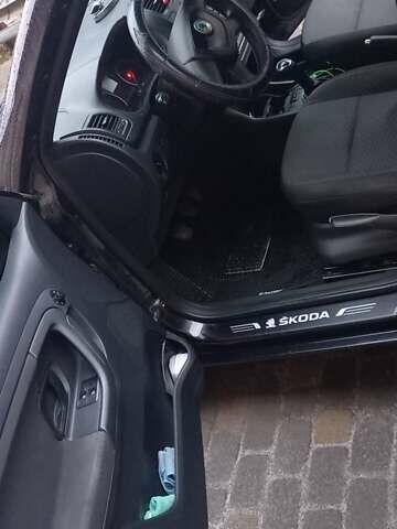 Черный Шкода Фабия, объемом двигателя 1.2 л и пробегом 258 тыс. км за 5490 $, фото 11 на Automoto.ua