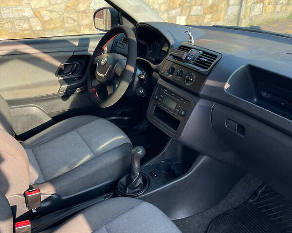 Шкода Фабия 2011 в Долине на Automoto.ua Черный Шкода Фабия, объемом двигателя 1.2 л и пробегом 210 тыс. км за 4500 $, фото 3 на Automoto.ua