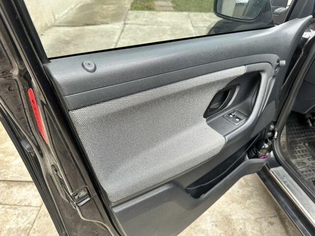 Чорний Шкода Фабія, об'ємом двигуна 1.6 л та пробігом 275 тис. км за 5250 $, фото 10 на Automoto.ua