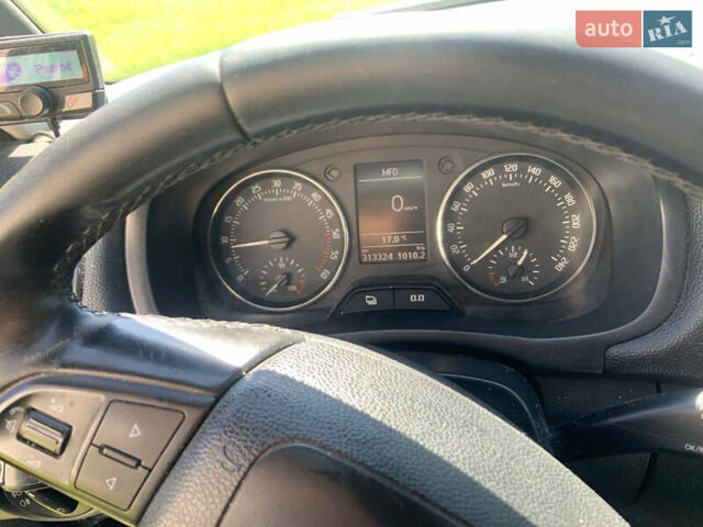 Черный Шкода Фабия, объемом двигателя 1.2 л и пробегом 320 тыс. км за 5200 $, фото 6 на Automoto.ua