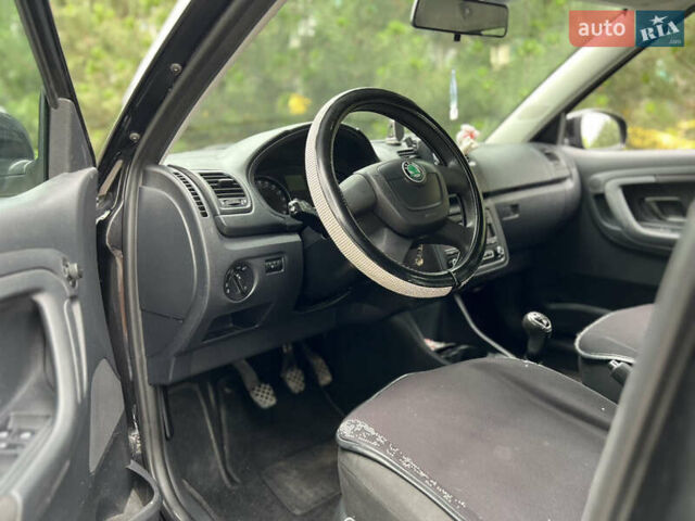 Чорний Шкода Фабія, об'ємом двигуна 1.2 л та пробігом 270 тис. км за 5500 $, фото 12 на Automoto.ua