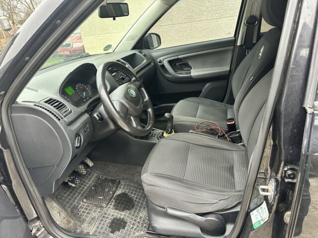 Чорний Шкода Фабія, об'ємом двигуна 1.6 л та пробігом 275 тис. км за 5250 $, фото 11 на Automoto.ua