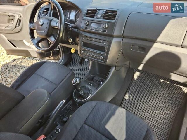 Шкода Фабия 2011 в Коломые на Automoto.ua Черный Шкода Фабия, объемом двигателя 1.6 л и пробегом 200 тыс. км за 5500 $, фото 8 на Automoto.ua