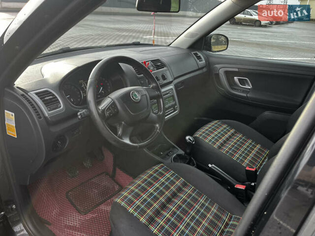 Чорний Шкода Фабія, об'ємом двигуна 1.6 л та пробігом 280 тис. км за 6600 $, фото 9 на Automoto.ua