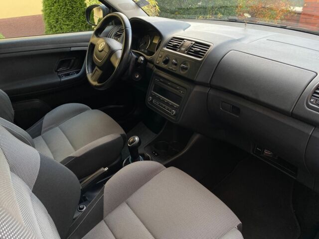 Чорний Шкода Фабія, об'ємом двигуна 0 л та пробігом 239 тис. км за 5900 $, фото 1 на Automoto.ua