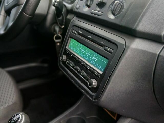 Черный Шкода Фабия, объемом двигателя 1.2 л и пробегом 226 тыс. км за 6100 $, фото 1 на Automoto.ua