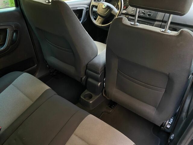 Чорний Шкода Фабія, об'ємом двигуна 0 л та пробігом 239 тис. км за 5900 $, фото 2 на Automoto.ua