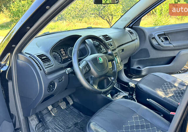 Черный Шкода Фабия, объемом двигателя 1.2 л и пробегом 266 тыс. км за 5600 $, фото 12 на Automoto.ua