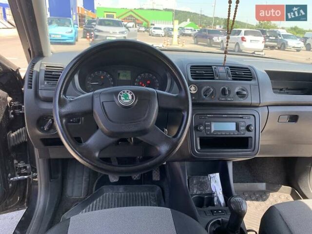 Черный Шкода Фабия, объемом двигателя 1.6 л и пробегом 240 тыс. км за 6000 $, фото 11 на Automoto.ua