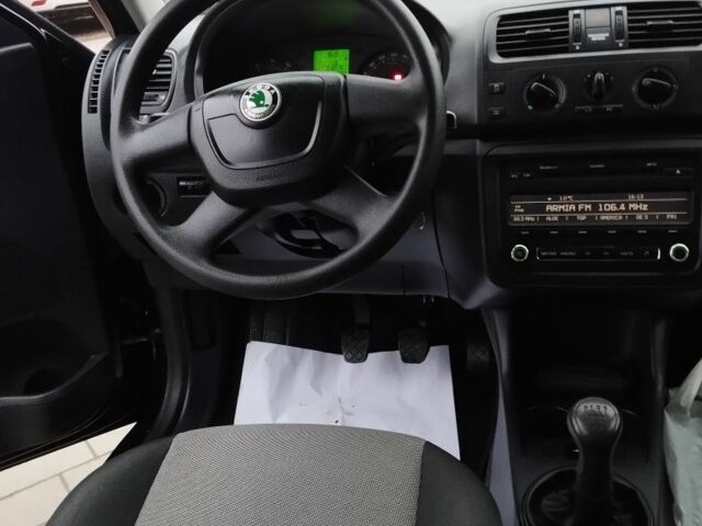 Черный Шкода Фабия, объемом двигателя 1.2 л и пробегом 210 тыс. км за 5250 $, фото 6 на Automoto.ua