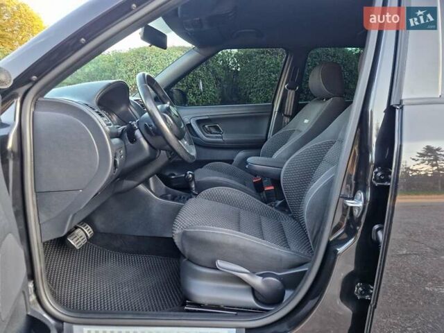 Черный Шкода Фабия, объемом двигателя 1.4 л и пробегом 225 тыс. км за 8600 $, фото 18 на Automoto.ua