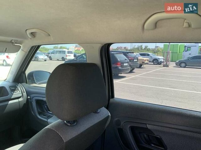 Черный Шкода Фабия, объемом двигателя 1.6 л и пробегом 240 тыс. км за 6000 $, фото 5 на Automoto.ua
