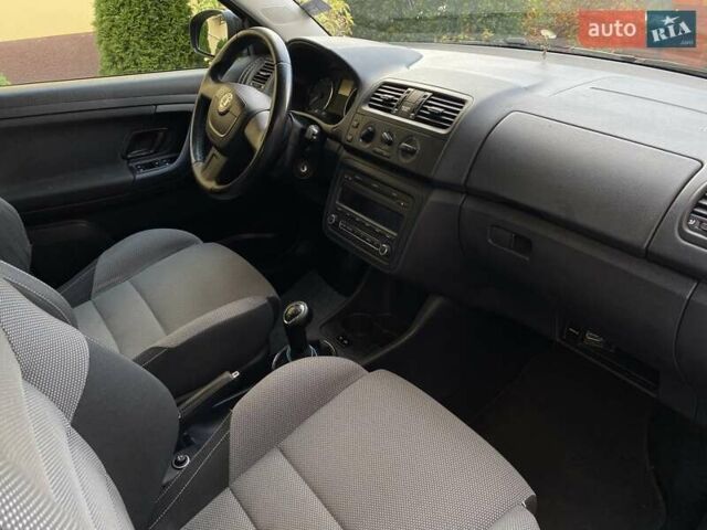 Чорний Шкода Фабія, об'ємом двигуна 1.2 л та пробігом 239 тис. км за 6300 $, фото 2 на Automoto.ua