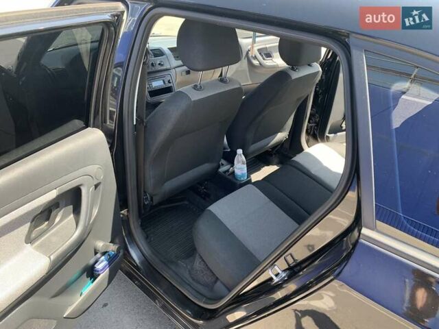 Черный Шкода Фабия, объемом двигателя 1.6 л и пробегом 240 тыс. км за 6000 $, фото 12 на Automoto.ua