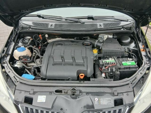 Черный Шкода Фабия, объемом двигателя 1.2 л и пробегом 226 тыс. км за 6100 $, фото 9 на Automoto.ua