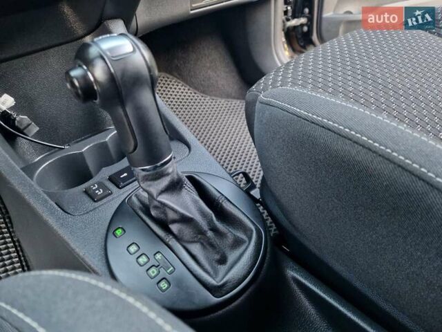 Черный Шкода Фабия, объемом двигателя 1.4 л и пробегом 225 тыс. км за 8600 $, фото 27 на Automoto.ua
