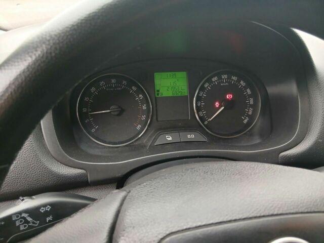 Черный Шкода Фабия, объемом двигателя 1.2 л и пробегом 226 тыс. км за 6100 $, фото 16 на Automoto.ua