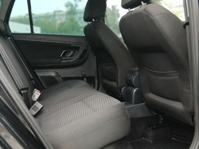 Черный Шкода Фабия, объемом двигателя 1.2 л и пробегом 226 тыс. км за 6100 $, фото 17 на Automoto.ua