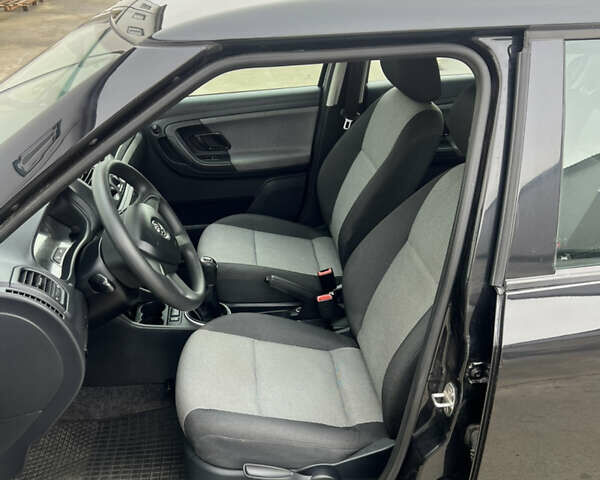 Черный Шкода Фабия, объемом двигателя 0 л и пробегом 139 тыс. км за 5600 $, фото 35 на Automoto.ua