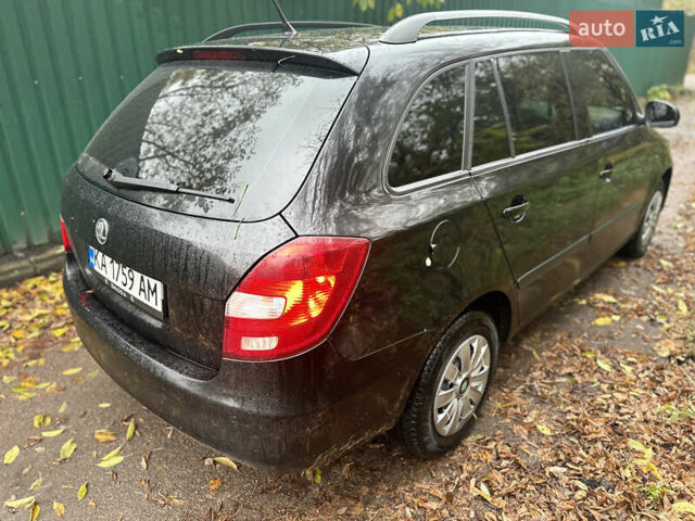 Черный Шкода Фабия, объемом двигателя 1.6 л и пробегом 296 тыс. км за 5000 $, фото 6 на Automoto.ua