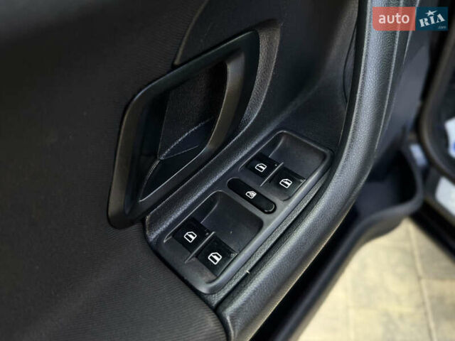 Чорний Шкода Фабія, об'ємом двигуна 1.4 л та пробігом 203 тис. км за 8599 $, фото 14 на Automoto.ua