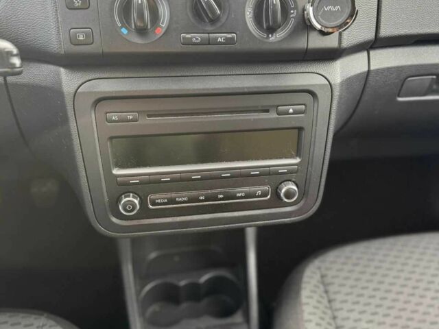 Чорний Шкода Фабія, об'ємом двигуна 1.2 л та пробігом 196 тис. км за 5000 $, фото 4 на Automoto.ua