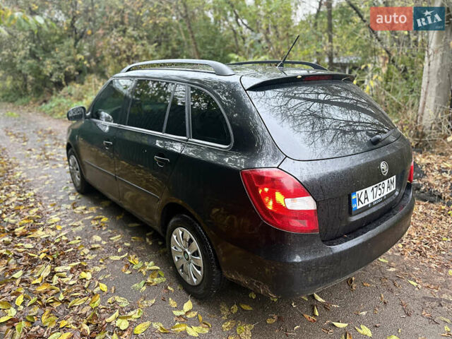 Черный Шкода Фабия, объемом двигателя 1.6 л и пробегом 296 тыс. км за 5000 $, фото 8 на Automoto.ua