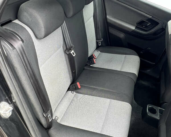 Черный Шкода Фабия, объемом двигателя 0 л и пробегом 139 тыс. км за 5700 $, фото 19 на Automoto.ua